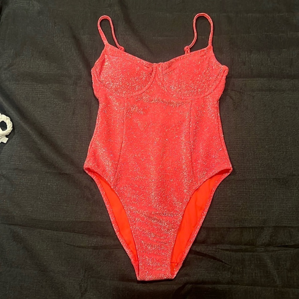 Good American Sparkle Show Off Underwire One-Piece Swimsuit in Fiery Coral 002 - Picture 7 of 14